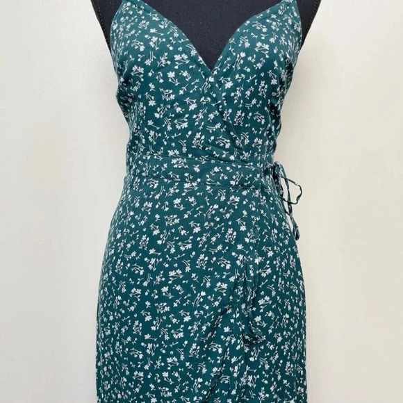 Abercrombie & Fitch Womens  Xsmall Green Ditsy Floral Wrap Dress - Picture 7 of 13